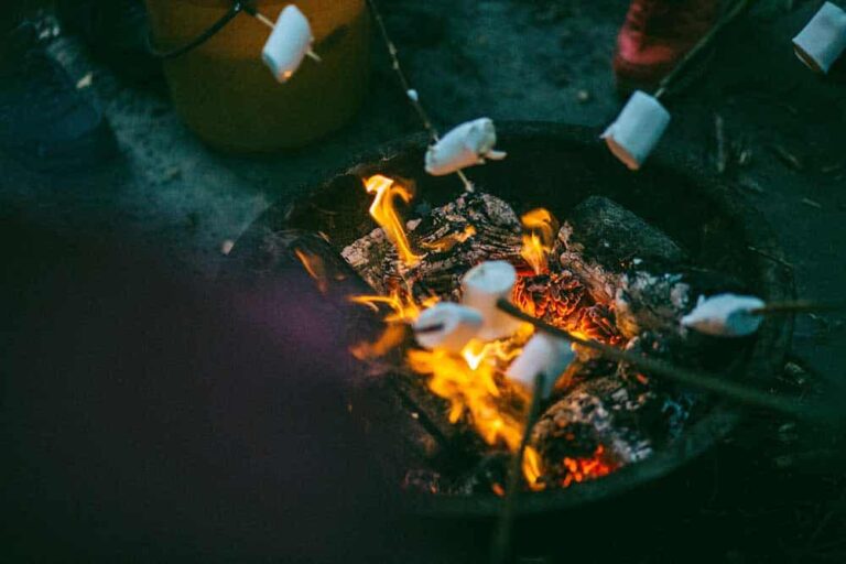 Święto Ognia w Beskidach: Tradycja, Magia i Integracja Społeczna